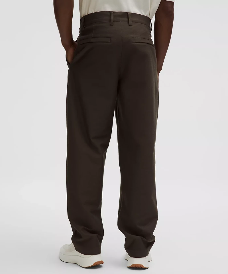 Utilitech Twill Relaxed-Fit Pleated Trouser | Men's Trousers