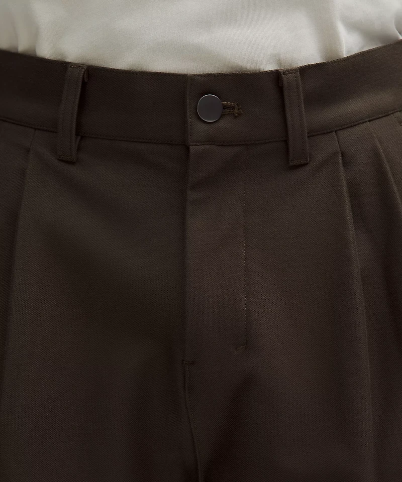 Utilitech Twill Relaxed-Fit Pleated Trouser | Men's Trousers