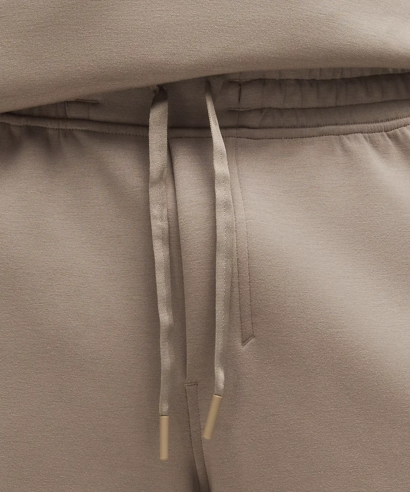 Smooth Spacer Cargo Short 9"