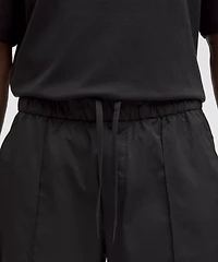 Woven Pintuck Pull-On Short 8" | Men's Shorts