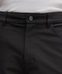 EasyFive Relaxed-Fit Short 9"