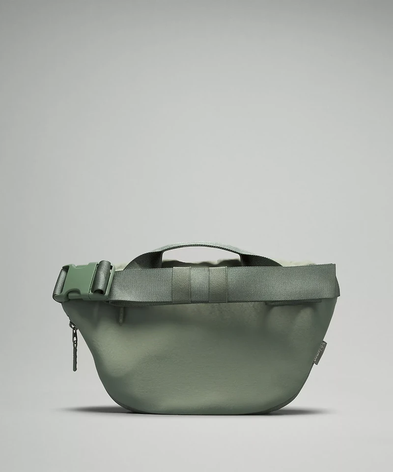 Curved Crossbody Bag 3L | Men's Bags,Purses,Wallets