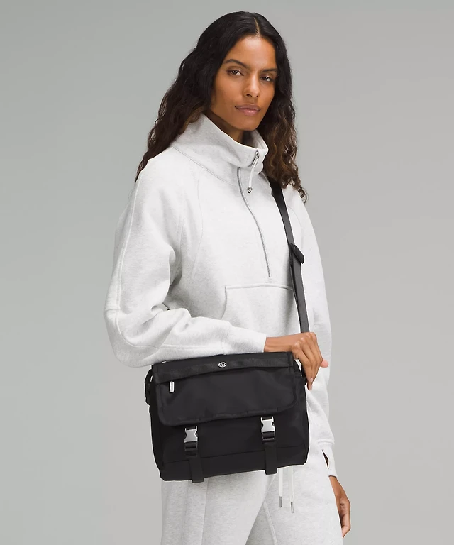 Lululemon athletica Wunderlust Messenger Bag 6.5L | Men's Bags,Purses,Wallets  at Hamilton Place in Chattanooga, TN