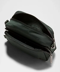 Everywhere Crossbody Bag 2L *Metal Hardware