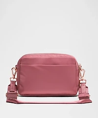 Everywhere Crossbody Bag 2L *Metal Hardware