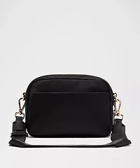 Everywhere Crossbody Bag 2L *Metal Hardware
