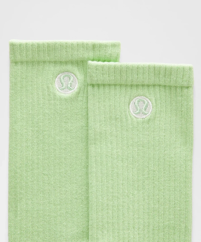 Unisex Daily Essential Crew Socks