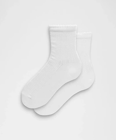 Unisex Pointelle Quarter Socks | Men's