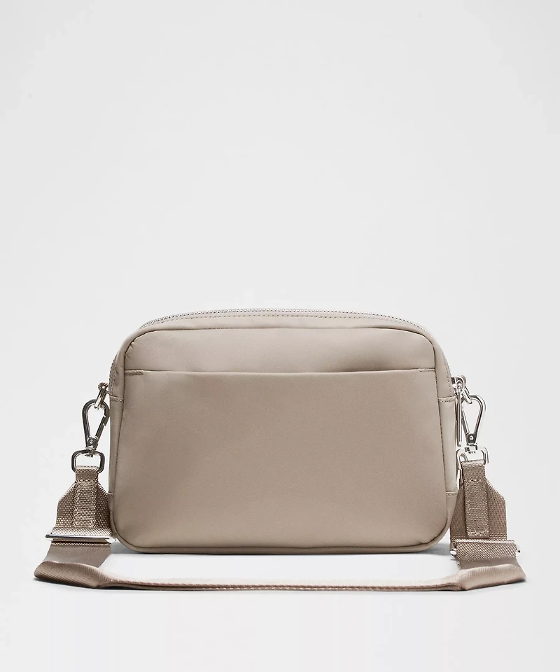 Everywhere Crossbody Bag Large 3L *Metal Hardware