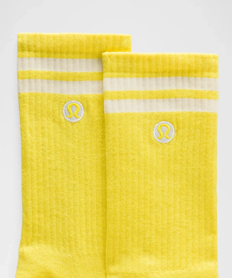 Unisex Daily Essential Crew Socks *Stripe