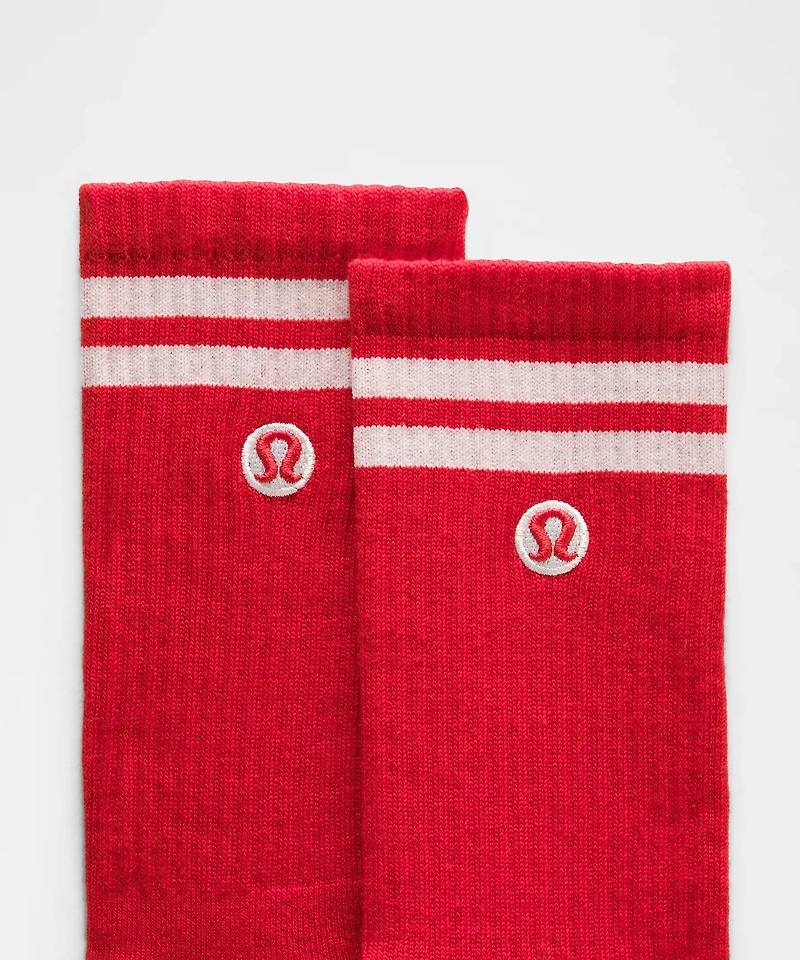Unisex Daily Essential Crew Socks *Stripe