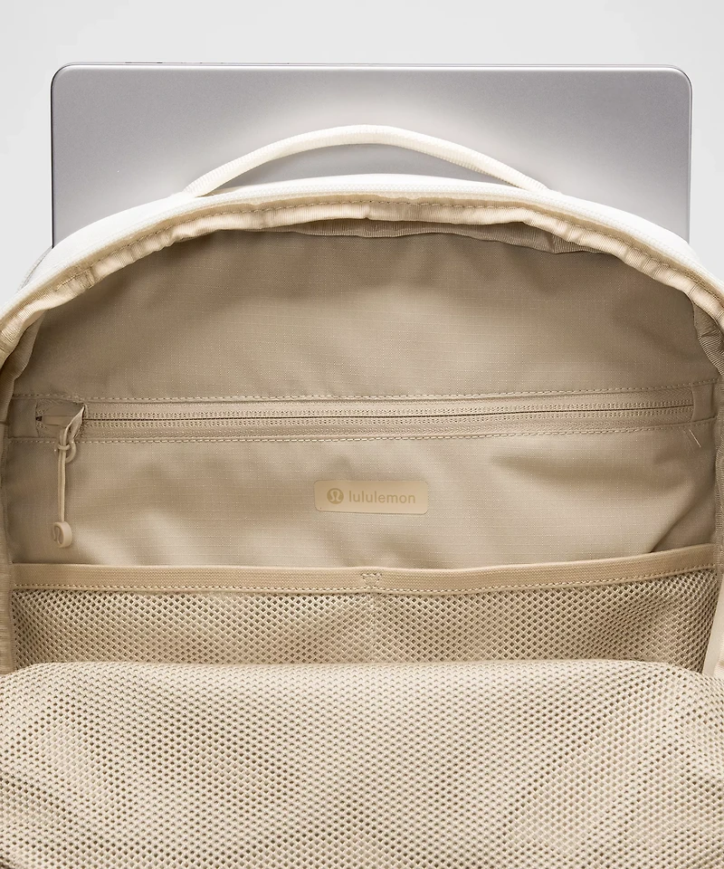 Triple-Zip Backpack 28L *Tech Canvas