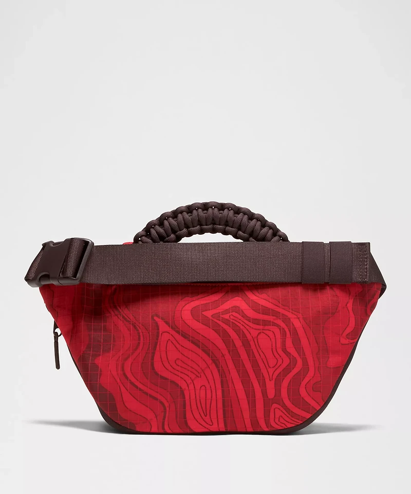 Team Canada Curved Crossbody Bag 3L *COC Logo