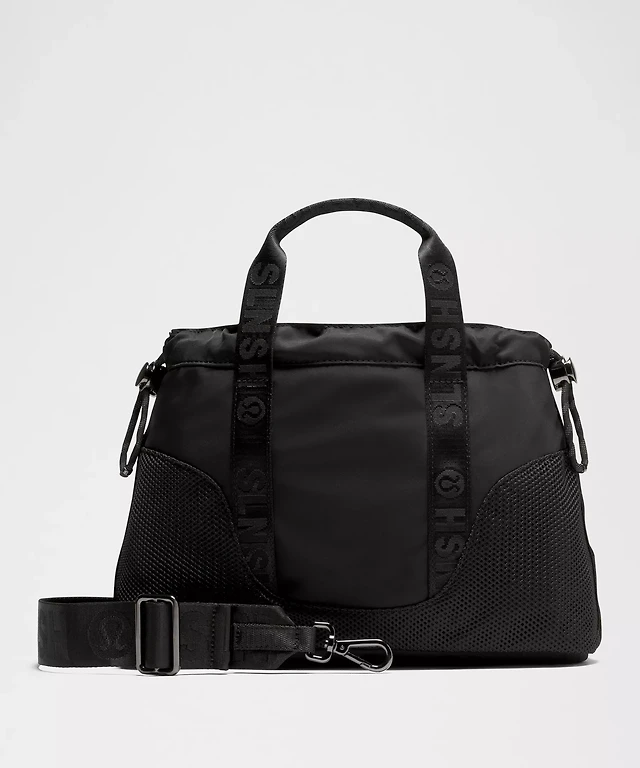 36l travel backpack Travelpro Altitude Large Expandable Laptop 30-36L Sustainable--No packed backpack combines bold Kate Spade Mini Black Color:HD Golden Shiner