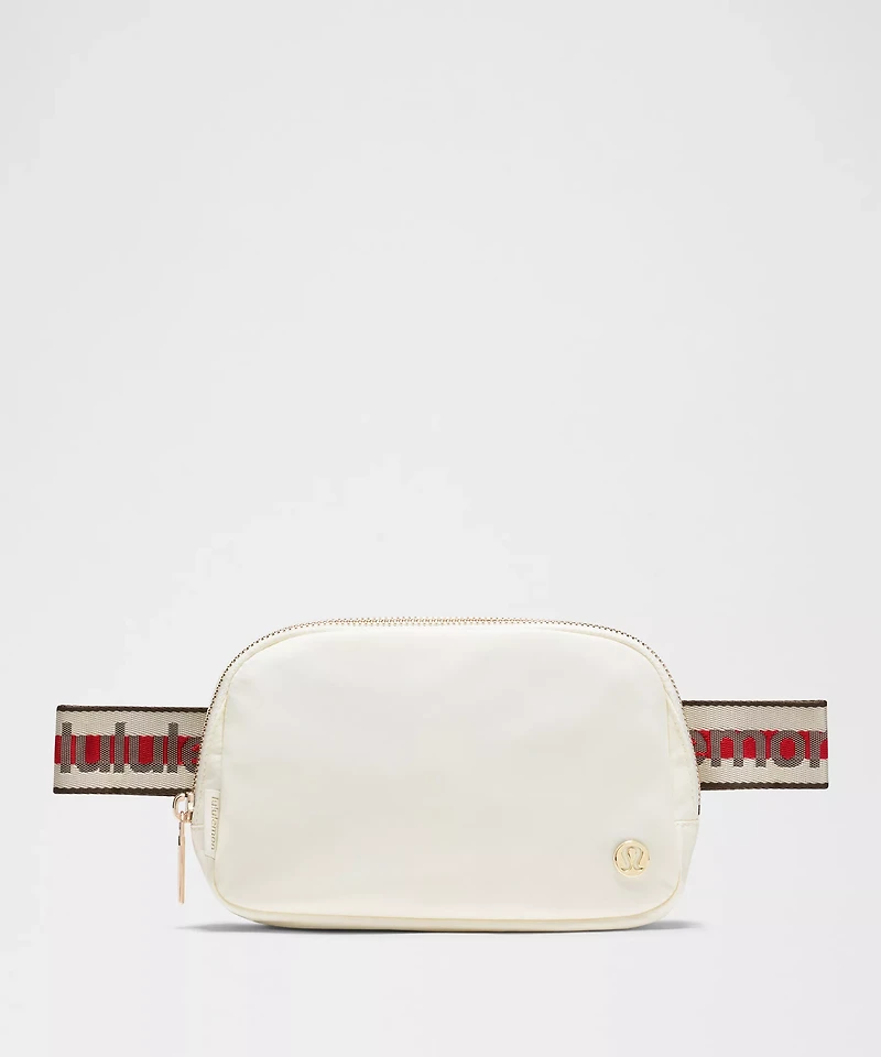 Everywhere Belt Bag 1L *Striped Wordmark