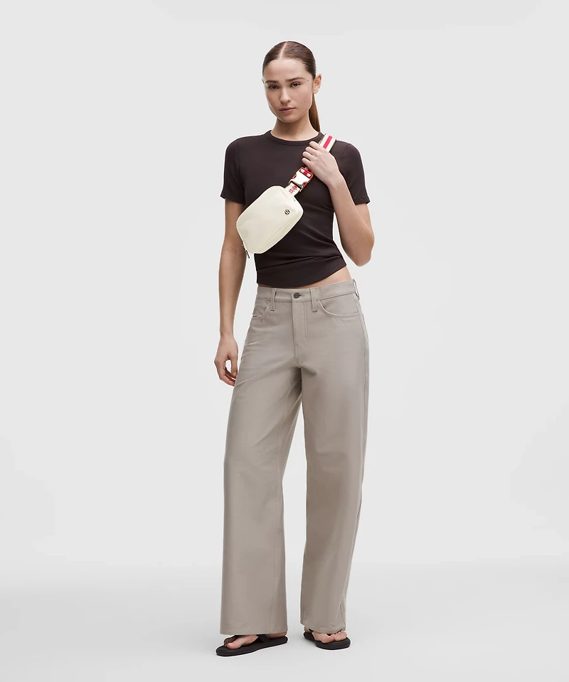 Everywhere Belt Bag 1L *Striped Wordmark