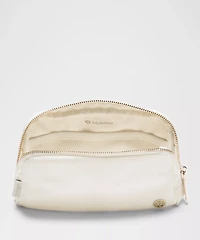 Everywhere Belt Bag 1L *Striped Wordmark