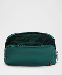 Everywhere Belt Bag 1L *Striped Wordmark