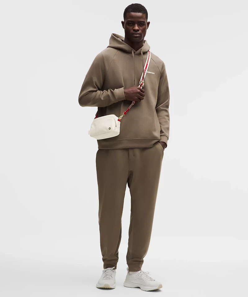 Everywhere Crossbody Bag 2L *Striped Wordmark