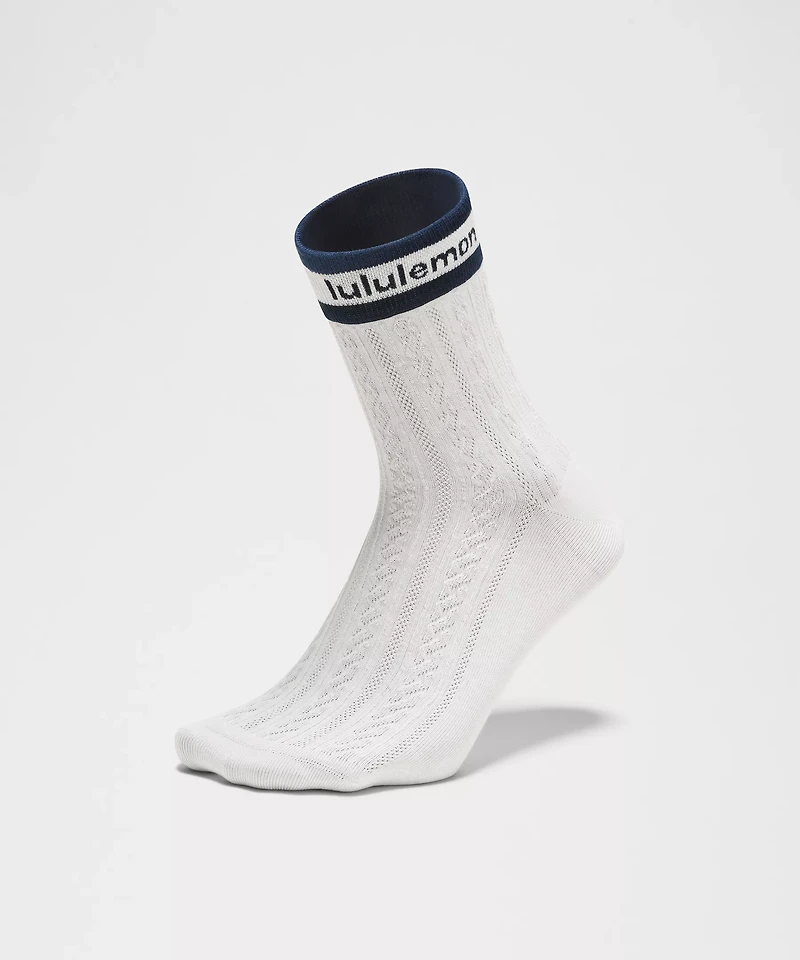 Unisex Cable-Knit Quarter Socks