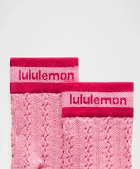 Unisex Cable-Knit Quarter Socks