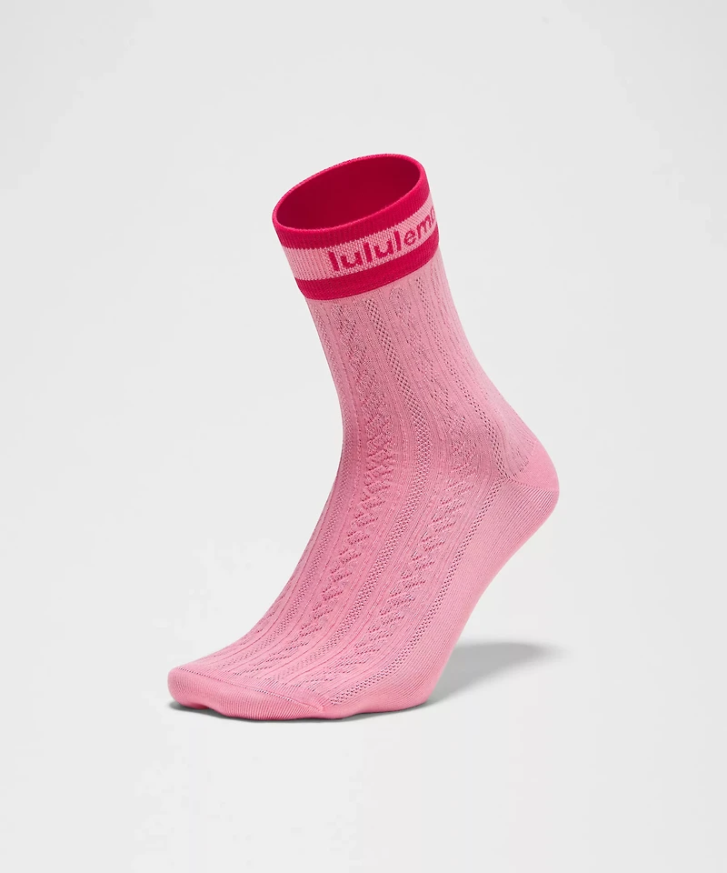 Unisex Cable-Knit Quarter Socks