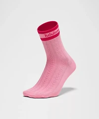 Unisex Cable-Knit Quarter Socks