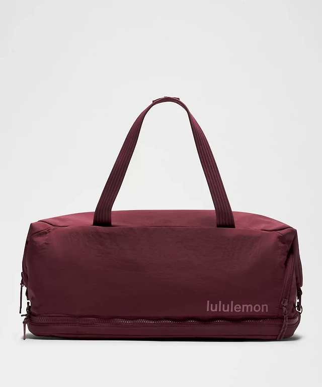 Lululemon athletica 3-in-1 Gym Duffle Bag 30L | Liberty Center Lululemon athletica 3-in-1 Gym Duffle Bag 30L | Liberty Center