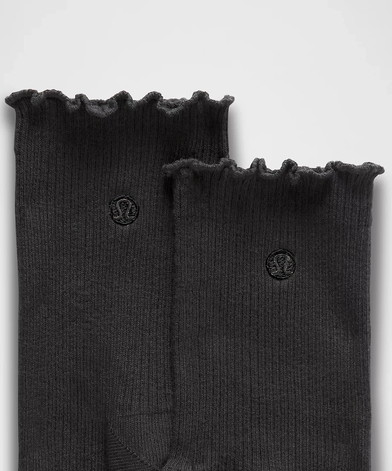 Unisex Lettuce Edge Quarter Socks