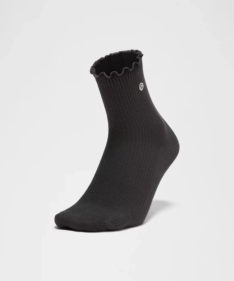 Unisex Lettuce Edge Quarter Socks