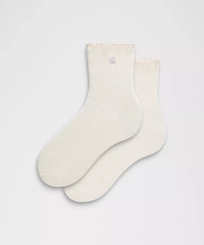 Unisex Lettuce Edge Quarter Socks
