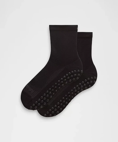 Unisex Find Your Balance Grip Quarter Socks