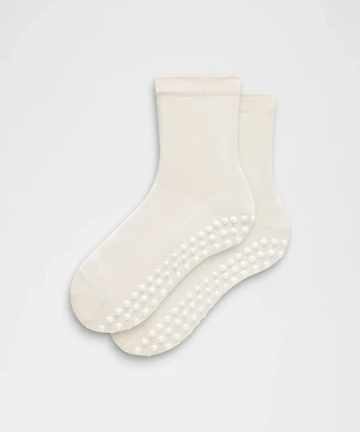 Unisex Find Your Balance Grip Quarter Socks