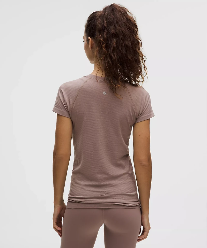 Swiftly Tech Short-Sleeve Shirt 2.0 *Hip Length