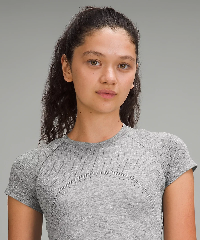 Swiftly Tech Cropped Short-Sleeve Shirt 2.0 | Women's Short Sleeve Shirts & Tee's