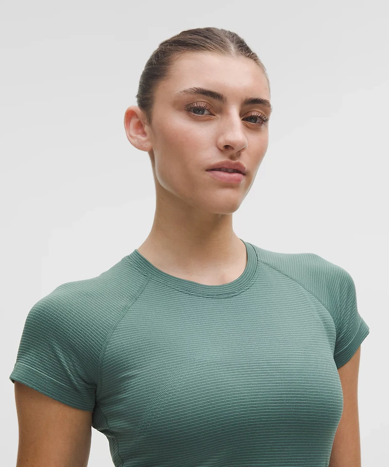 Swiftly Tech Cropped Short-Sleeve Shirt 2.0 | Women's Short Sleeve Shirts & Tee's