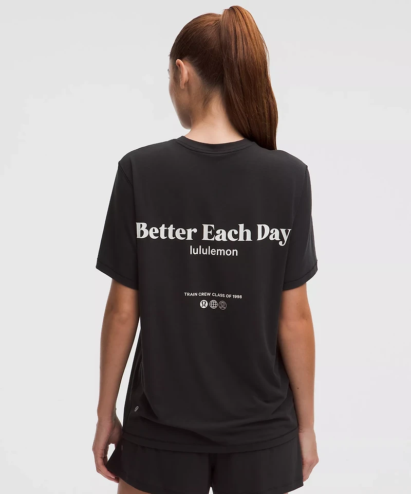 Jersey Training Short-Sleeve Shirt *Graphic | Women's Short Sleeve Shirts & Tee's