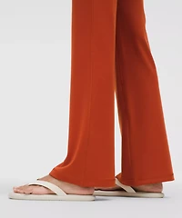 Wunder Under SmoothCover High-Rise Bootcut Pant 34" | Women's Leggings/Tights