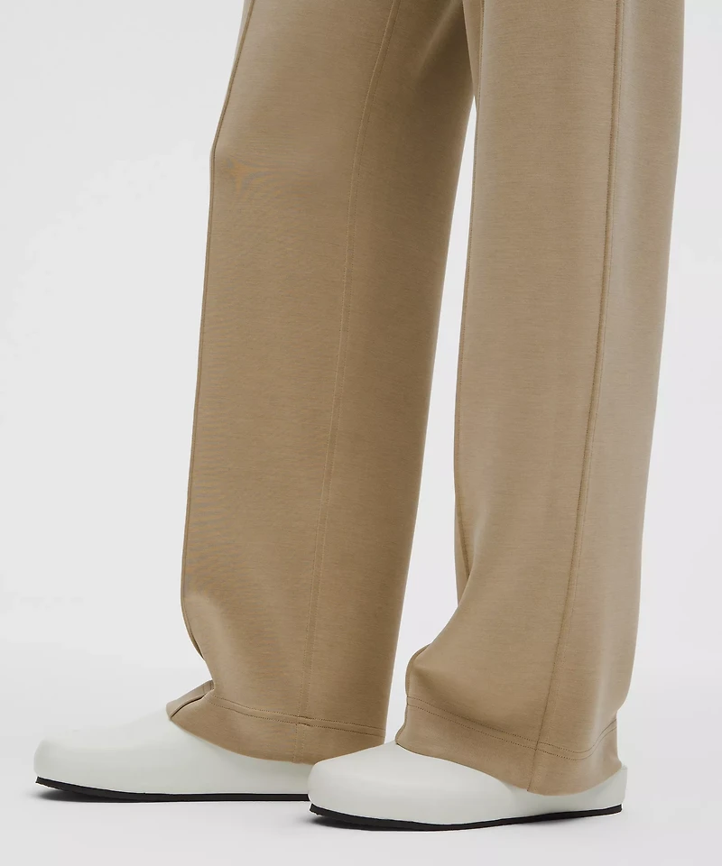 Softstreme Pintuck Mid-Rise Pant *Regular