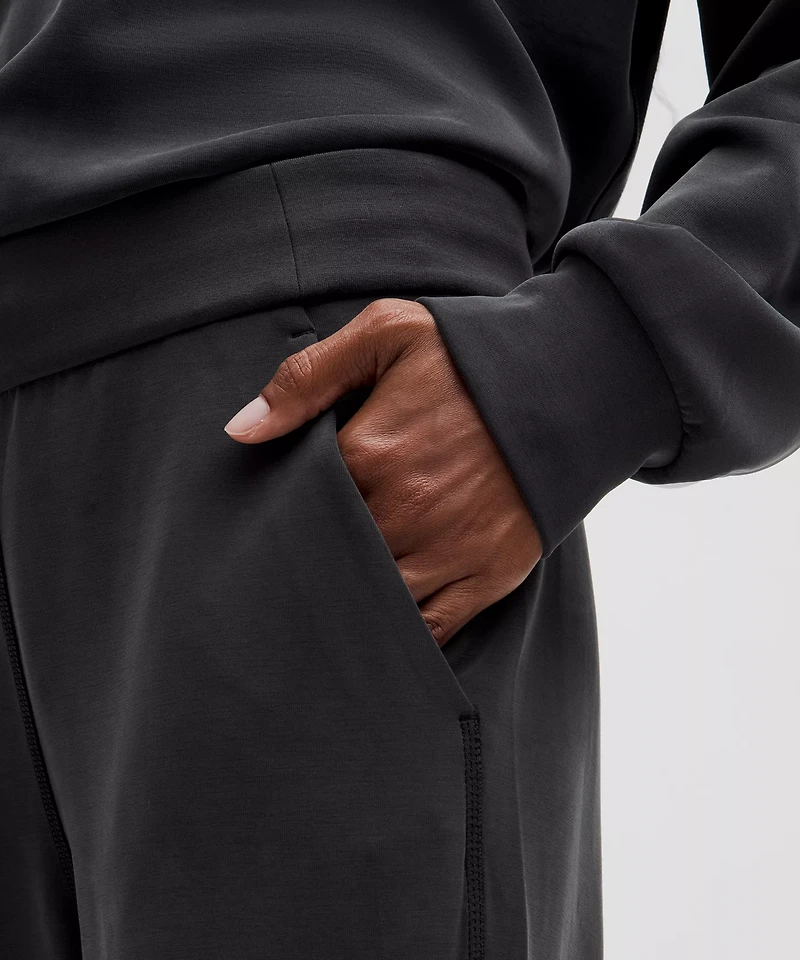 Softstreme High-Rise Straight-Leg Pant *Regular