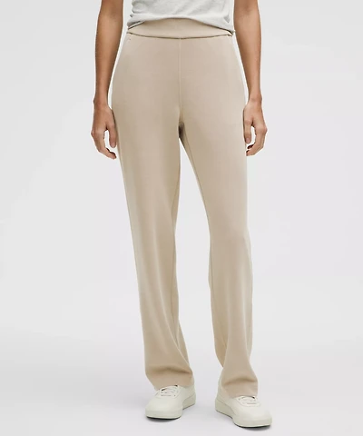 Softstreme High-Rise Straight-Leg Pant *Regular