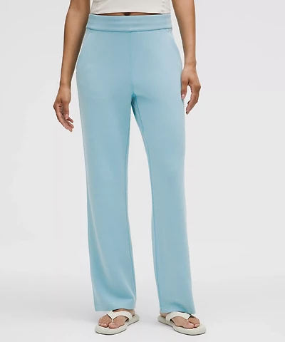 Softstreme High-Rise Straight-Leg Pant *Regular