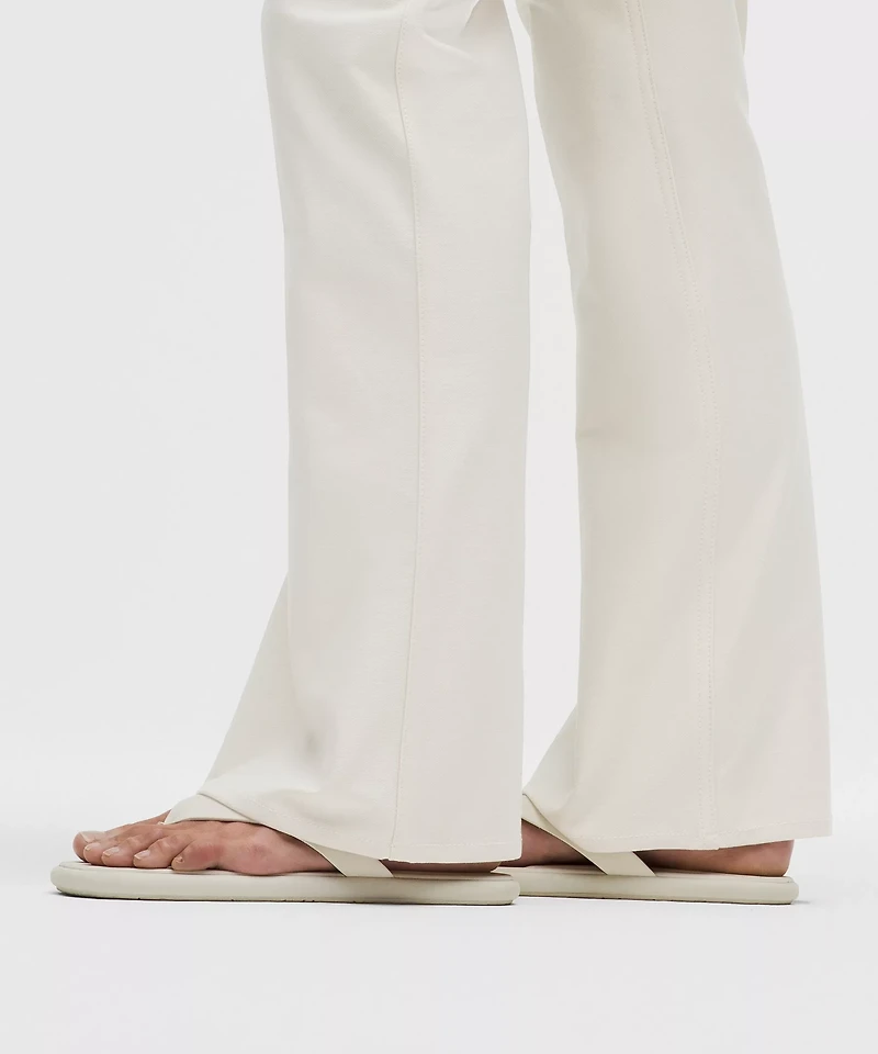EasyFive High-Rise Subtle-Flare Pant *Regular