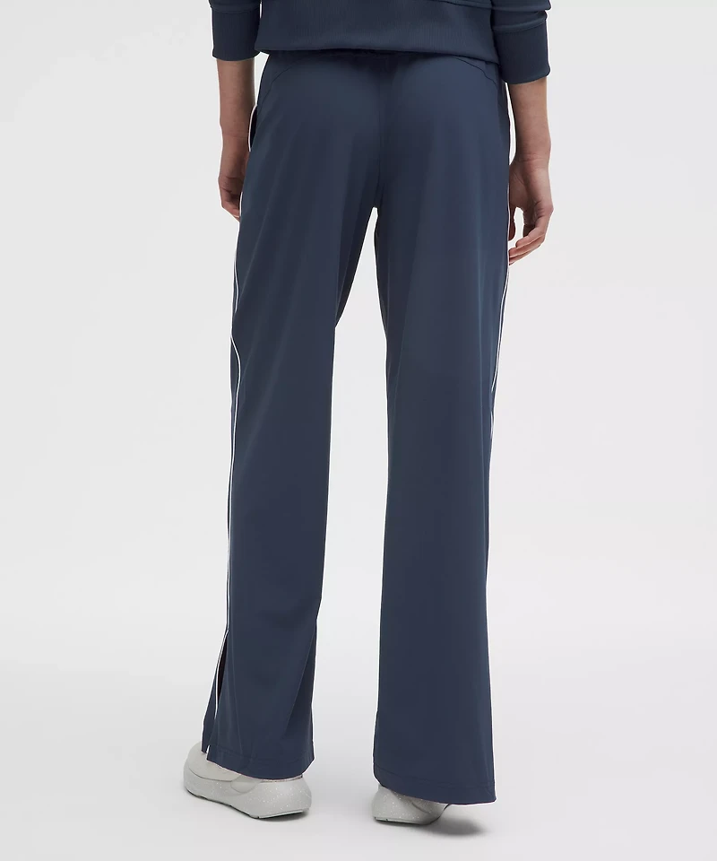 Court Rival Wide-Leg Track Pant *Regular
