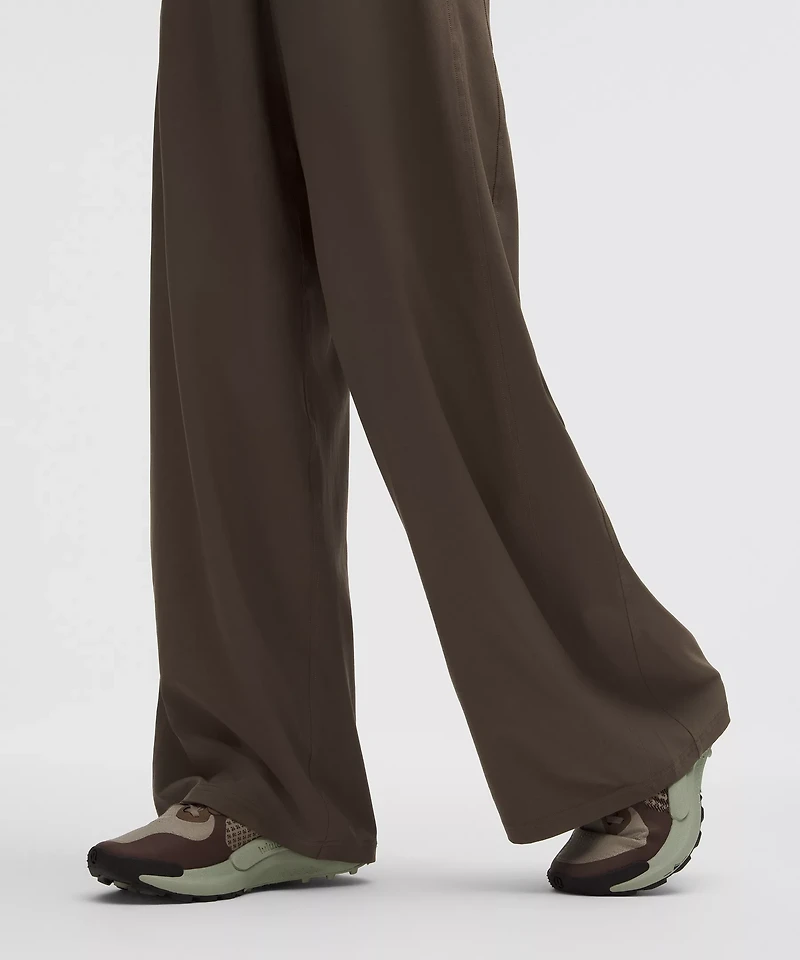 Swift High-Rise Wide-Leg Pant *Logo Waistband