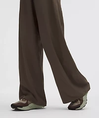 Swift High-Rise Wide-Leg Pant *Logo Waistband