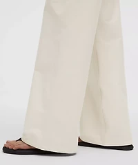 EasyFive Low-Rise Classic Wide-Leg Pant *Regular