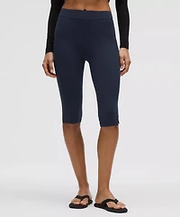 Groove High-Rise Notched-Hem Crop 15" | Women's Capris