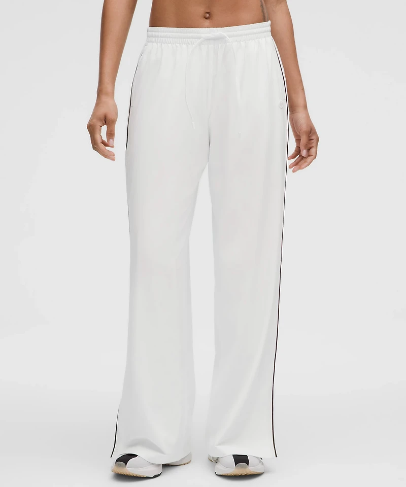 Court Rival Mid-Rise Wide-Leg Track Pant *Regular | Women's Pants