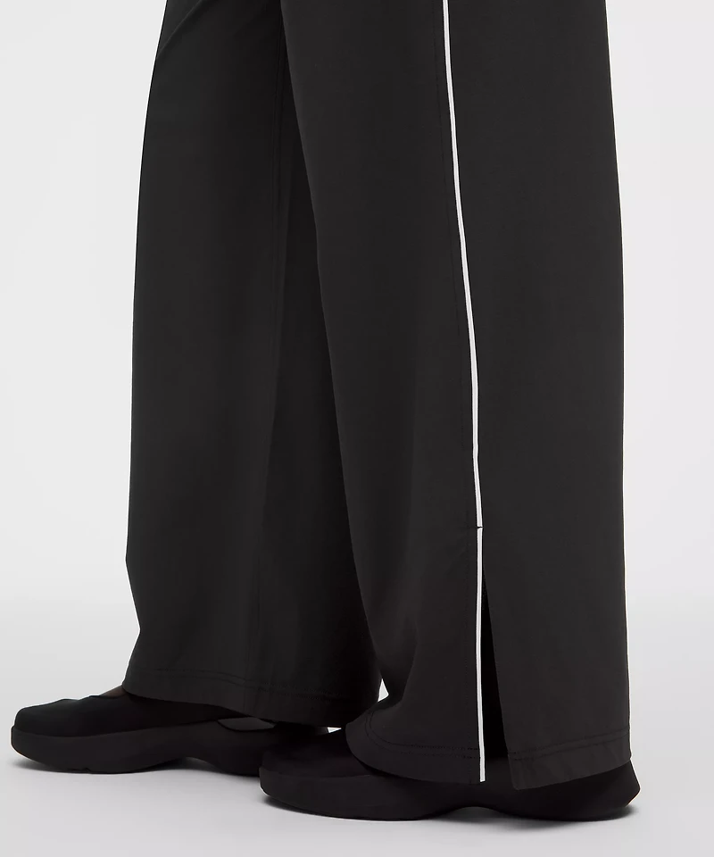 Court Rival Wide-Leg Track Pant Regular *Stitched Logo